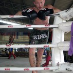 Tommy Blom hanging in the ring at Sinbi Muay Thai